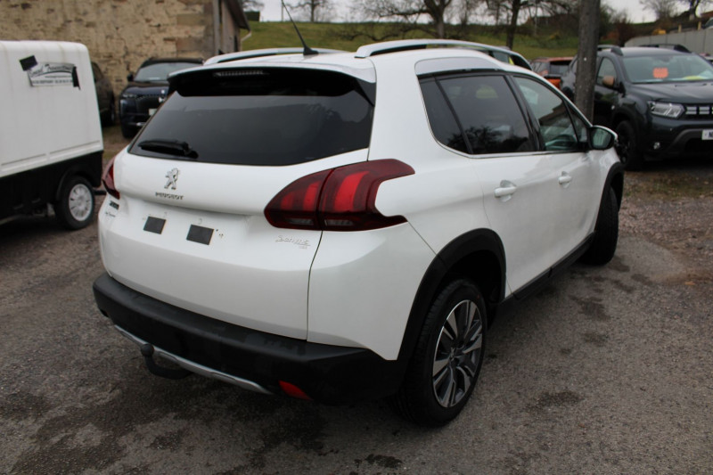 Photo 2 de l'offre de PEUGEOT 2008 II 1L5 BLUEHDI 100 CV ALLURE GPS USB MI CUIR REGULATEUR BLUETOOTH JA 17  CLIM AUTO à 13200€ chez Bougel transactions