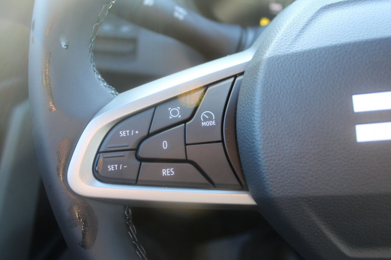 Photo 12 de l'offre de DACIA DUSTER VI EXTREME 4X4 TCE 130 CV BOITE 6V CAMÃRA GPS LINK USB JA 17 REGULATEUR BLUETOOTH à 27900€ chez Bougel transactions