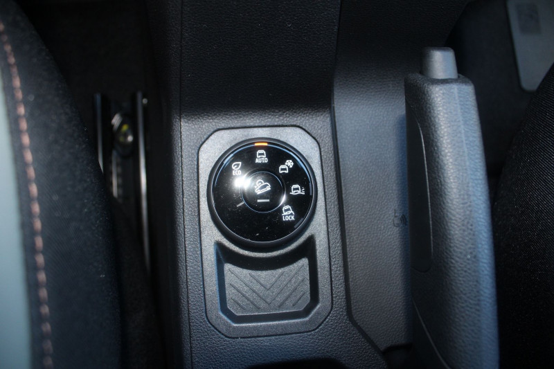 Photo 17 de l'offre de DACIA DUSTER VI EXTREME 4X4 TCE 130 CV BOITE 6V CAMÃRA GPS LINK USB JA 17 REGULATEUR BLUETOOTH à 27900€ chez Bougel transactions