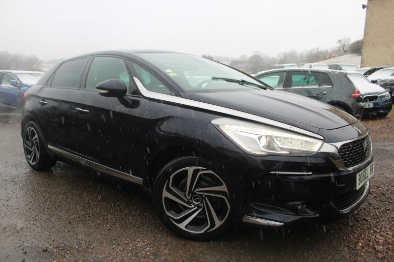 Ds DS 5 HYBRIDE 2L HDI 150 CV SPORT CHIC GPS 3D CAMÃRA MP3 TOIT PANO USB JA 18 XÃNON+LED Diesel VIOLET NACRÃ Occasion à vendre