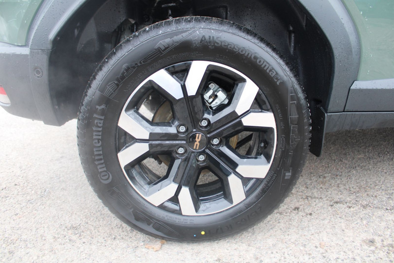 Photo 8 de l'offre de DACIA DUSTER VI EXTREME TCE 130 CV "4X4" GPS 3D I-COKPIT CAMÃRA 360Â° JA 17 FULL LED PACK HIVER à 27990€ chez Bougel transactions