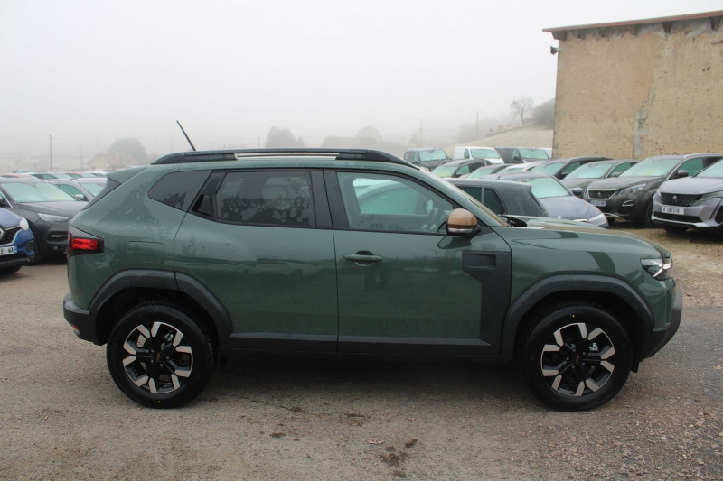 Photo 5 de l'offre de DACIA DUSTER VI EXTREME TCE 130 CV "4X4" GPS 3D I-COKPIT CAMÃRA 360Â° JA 17 FULL LED PACK HIVER à 27990€ chez Bougel transactions