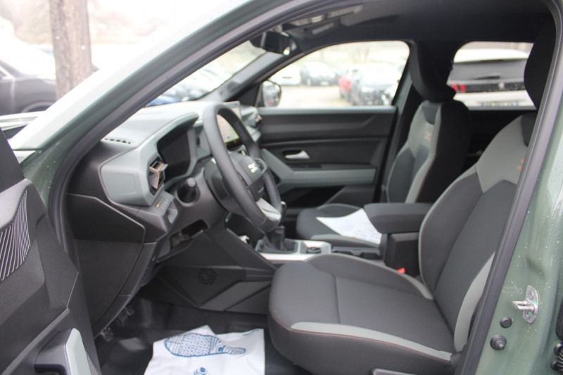 Photo 9 de l'offre de DACIA DUSTER VI EXTREME TCE 130 CV "4X4" GPS 3D I-COKPIT CAMÃRA 360Â° JA 17 FULL LED PACK HIVER à 27990€ chez Bougel transactions