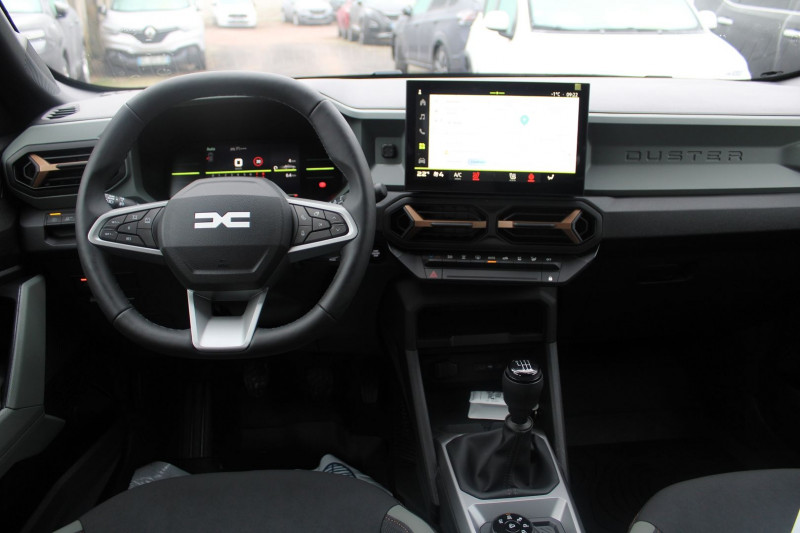 Photo 11 de l'offre de DACIA DUSTER VI EXTREME TCE 130 CV "4X4" GPS 3D I-COKPIT CAMÃRA 360Â° JA 17 FULL LED PACK HIVER à 27990€ chez Bougel transactions