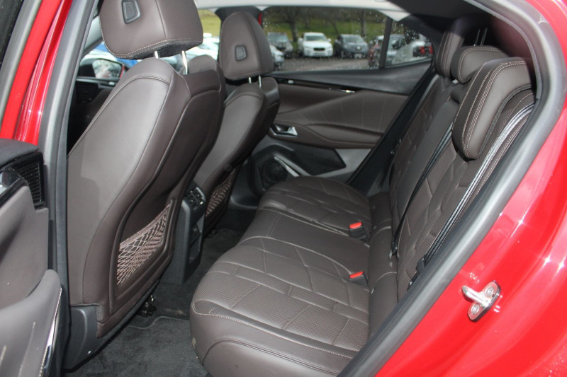 Photo 10 de l'offre de DS DS4 CROSS III HDI 130 CV GPS 3D CAMÃRA FULL LED I-COKPIT JA 19 TOIT PANO USB BOITE AUTO EAT-8 à 28900€ chez Bougel transactions