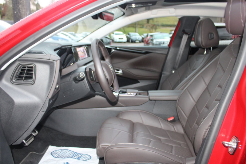 Photo 9 de l'offre de DS DS4 CROSS III HDI 130 CV GPS 3D CAMÃRA FULL LED I-COKPIT JA 19 TOIT PANO USB BOITE AUTO EAT-8 à 28900€ chez Bougel transactions