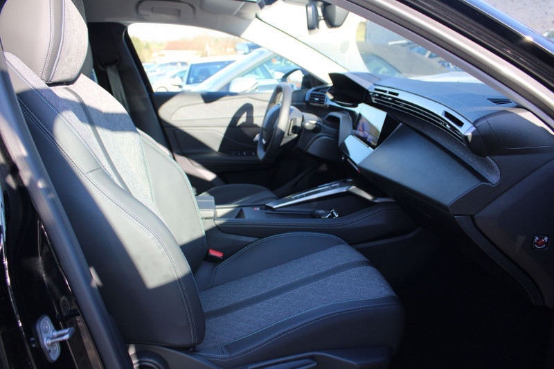 Photo 8 de l'offre de PEUGEOT 408 HYBRID 136 CV ALLURE DSC6 BOITE AUTO CAMÃRA GRAND GPS 3D CUIR  JA 19  FULL LEDS à 27900€ chez Bougel transactions