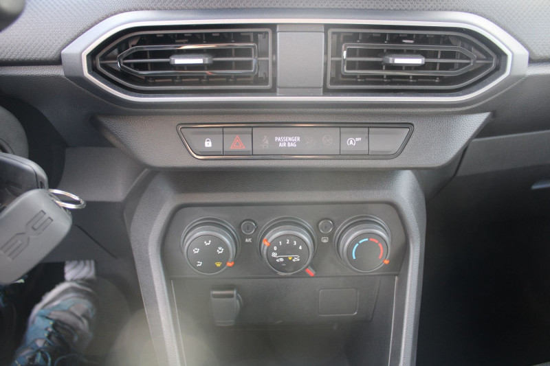 Photo 13 de l'offre de DACIA SANDERO 5 SCE ESSENCE CITY CLIM GPS CARPLAY AUDIO USB FULL LED RADAR BLUETOOTH RÃGULATEUR à 14990€ chez Bougel transactions