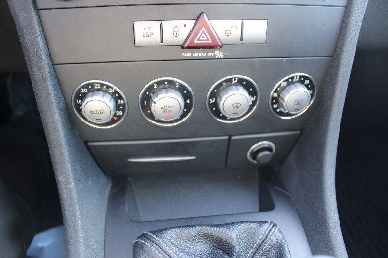 Photo 14 de l'offre de MERCEDES-BENZ CLASSE SLK CABRIOLET 200 KOMPRESSOR 163 CV CLIM AUDIO CUIR SPORT JA 18 TELEPHONE RÃGULATEUR à 11900€ chez Bougel transactions