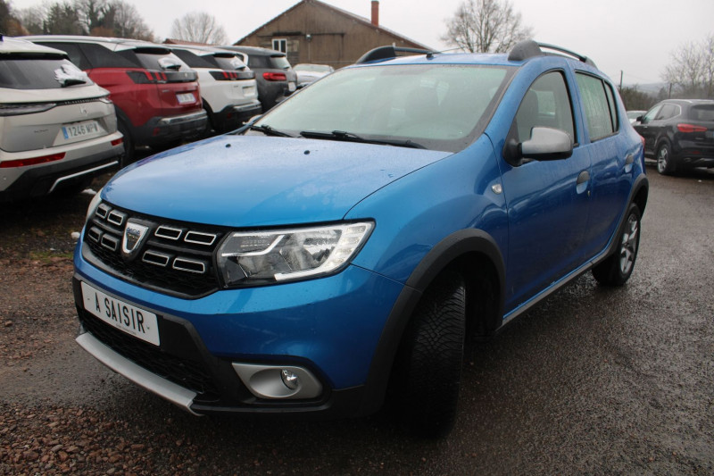 Dacia SANDERO III STEPWAY 95 CV 1L5 BLUEDCI GPS USB ABS RÃGULATEUR BLUETOOTH LEDS  ACCOUDOIR Diesel BLEU AZZURITE Occasion à vendre