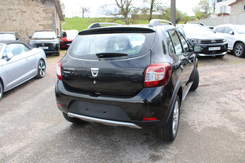 Photo 2 de l'offre de DACIA SANDERO III STEPWAY DCI 90 GPS MÃDIA USB LEDS ABS RÃGULATEUR BLUETOOTH RADARS CLIMAT DIESEL à 10500€ chez Bougel transactions
