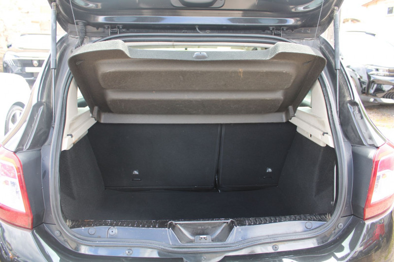 Photo 6 de l'offre de DACIA SANDERO III STEPWAY DCI 90 GPS MÃDIA USB LEDS ABS RÃGULATEUR BLUETOOTH RADARS CLIMAT DIESEL à 10500€ chez Bougel transactions