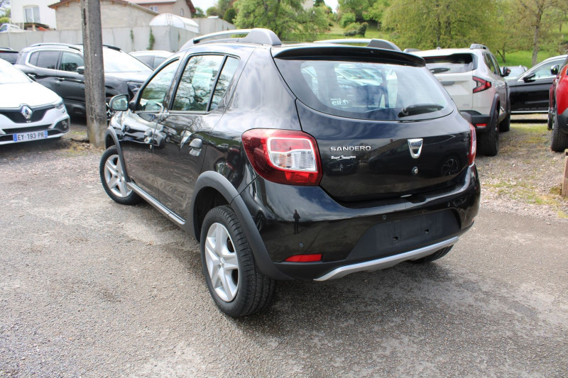 Photo 3 de l'offre de DACIA SANDERO III STEPWAY DCI 90 GPS MÃDIA USB LEDS ABS RÃGULATEUR BLUETOOTH RADARS CLIMAT DIESEL à 10500€ chez Bougel transactions