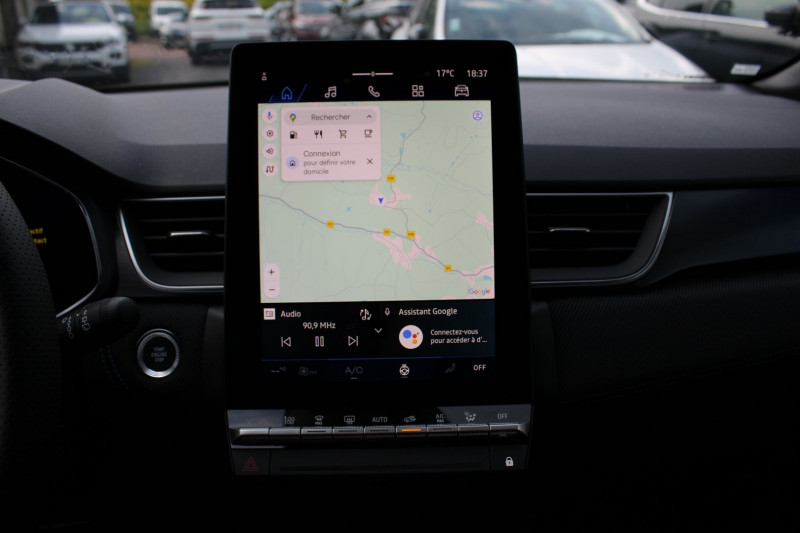 Photo 15 de l'offre de RENAULT SYMBIOZ E-TECH 145 CV ESPRIT ALPINE HYBRIDE USB GPS 3D JA 19 FULL LED CAMÃRA BOITE AUTO à 31500€ chez Bougel transactions