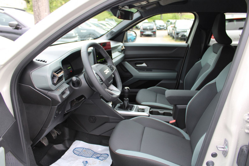 Photo 9 de l'offre de DACIA DUSTER VI EXTREME TCE 130 CV "4X4" GPS CARPLAY JA17 FULL LED CAMÃRA 360Â° I-COKPIT PK HIVER à 27990€ chez Bougel transactions