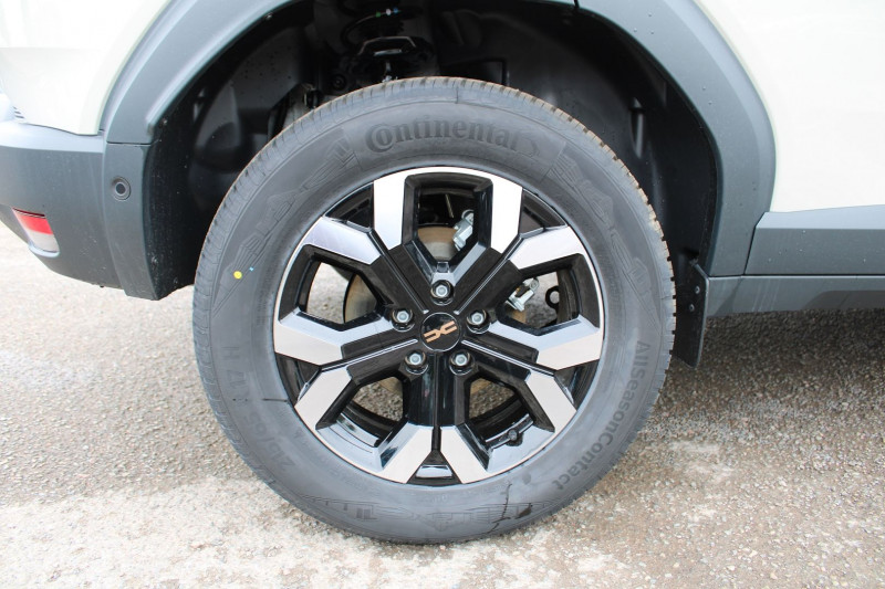 Photo 8 de l'offre de DACIA DUSTER VI EXTREME TCE 130 CV "4X4" GPS CARPLAY JA17 FULL LED CAMÃRA 360Â° I-COKPIT PK HIVER à 27990€ chez Bougel transactions