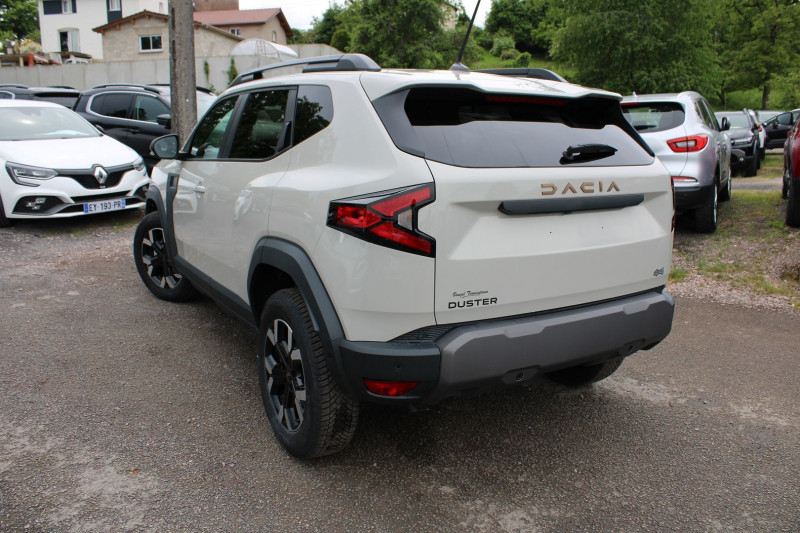 Photo 3 de l'offre de DACIA DUSTER VI EXTREME TCE 130 CV "4X4" GPS CARPLAY JA17 FULL LED CAMÃRA 360Â° I-COKPIT PK HIVER à 27990€ chez Bougel transactions