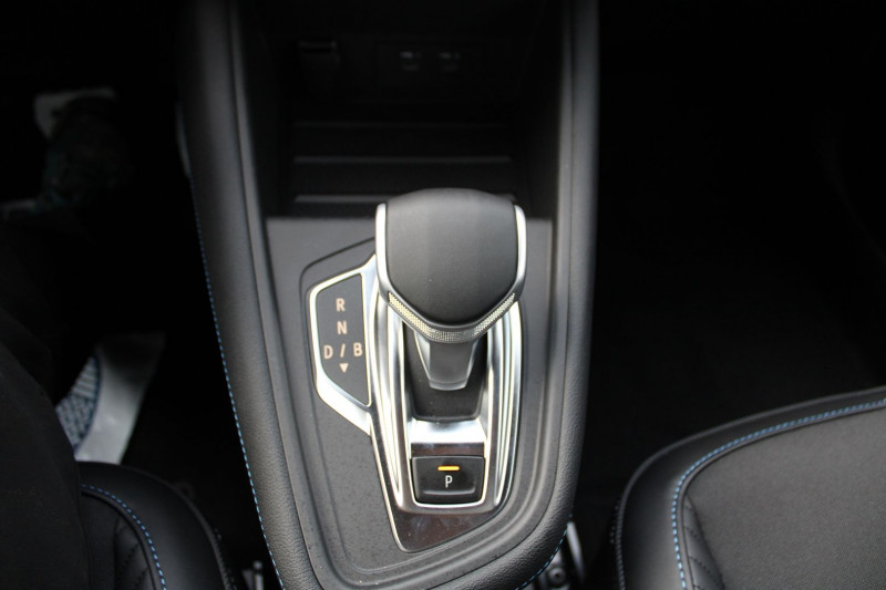 Photo 18 de l'offre de RENAULT SYMBIOZ E-TECH 145 CV ESPRIT ALPINE HYBRIDE USB GPS 3D JA 19 FULL LED CAMÃRA BOITE AUTO à 31500€ chez Bougel transactions