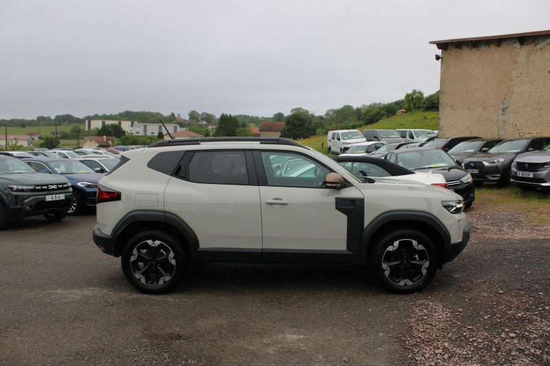 Photo 5 de l'offre de DACIA DUSTER VI EXTREME TCE 130 CV "4X4" GPS 3D JA 18 FULL LED CAMÃRA 360Â° PACK HIVER RÃGULATEUR à 28500€ chez Bougel transactions