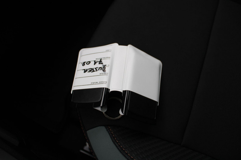 Photo 18 de l'offre de DACIA DUSTER VI EXTREME TCE 130 CV "4X4" GPS 3D JA 18 FULL LED CAMÃRA 360Â° PACK HIVER RÃGULATEUR à 28500€ chez Bougel transactions