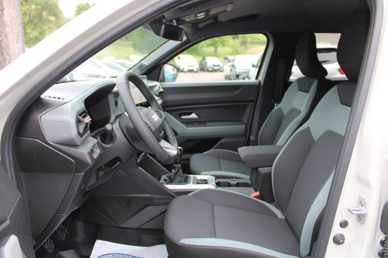 Photo 9 de l'offre de DACIA DUSTER VI EXTREME TCE 130 CV "4X4" GPS 3D JA 18 FULL LED CAMÃRA 360Â° PACK HIVER RÃGULATEUR à 28500€ chez Bougel transactions