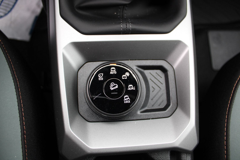 Photo 16 de l'offre de DACIA DUSTER VI EXTREME TCE 130 CV "4X4" GPS 3D JA 18 FULL LED CAMÃRA 360Â° PACK HIVER RÃGULATEUR à 28500€ chez Bougel transactions