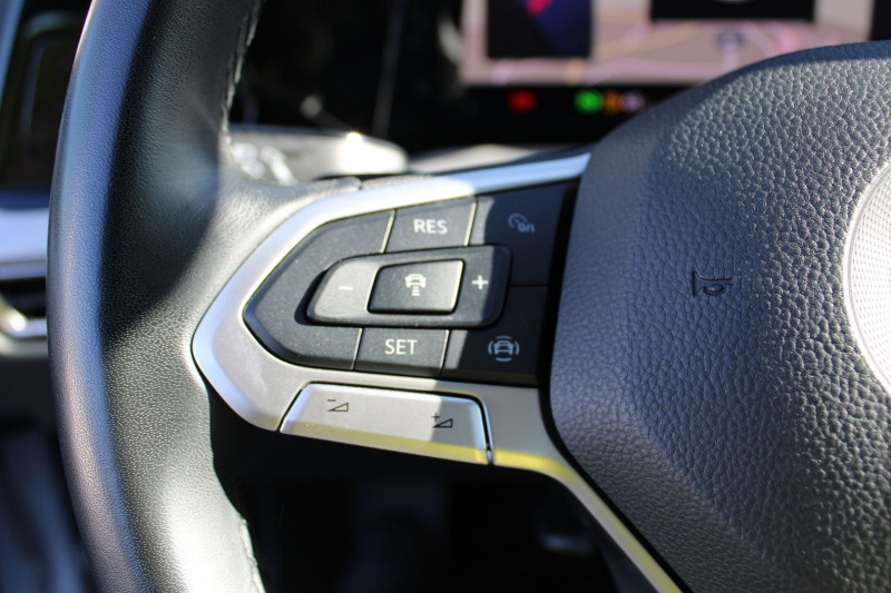 Photo 11 de l'offre de VOLKSWAGEN GOLF 8 1.5 ETSI OPF 150CH STYLE DSG7 CAMÃRA GPS 3D BOITE AUTO à 23900€ chez Bougel transactions