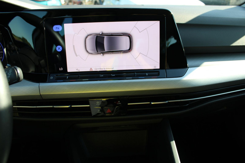 Photo 14 de l'offre de VOLKSWAGEN GOLF 8 1.5 ETSI OPF 150CH STYLE DSG7 CAMÃRA GPS 3D BOITE AUTO à 23900€ chez Bougel transactions