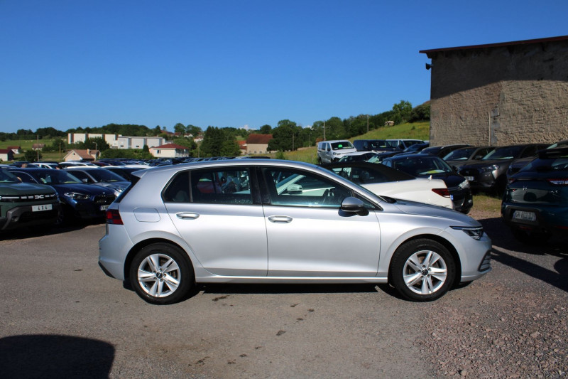 Photo 5 de l'offre de VOLKSWAGEN GOLF 8 1.5 ETSI OPF 150CH STYLE DSG7 CAMÃRA GPS 3D BOITE AUTO à 23900€ chez Bougel transactions