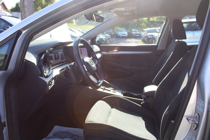 Photo 8 de l'offre de VOLKSWAGEN GOLF 8 1.5 ETSI OPF 150CH STYLE DSG7 CAMÃRA GPS 3D BOITE AUTO à 23900€ chez Bougel transactions