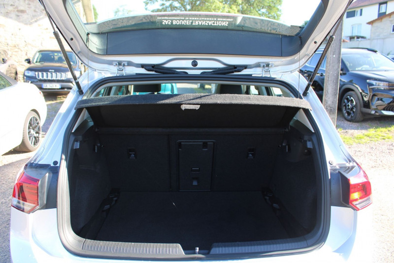 Photo 6 de l'offre de VOLKSWAGEN GOLF 8 1.5 ETSI OPF 150CH STYLE DSG7 CAMÃRA GPS 3D BOITE AUTO à 23900€ chez Bougel transactions