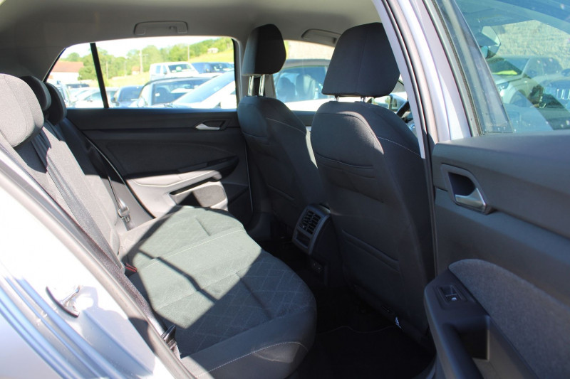 Photo 9 de l'offre de VOLKSWAGEN GOLF 8 1.5 ETSI OPF 150CH STYLE DSG7 CAMÃRA GPS 3D BOITE AUTO à 23900€ chez Bougel transactions