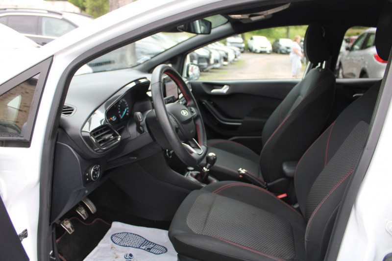 Photo 8 de l'offre de FORD FIESTA ST-LINE 125 CV ECOBOOST GPS CARPLAY AUDIO USB JA 17 RADAR BLUETOOTH RÃGULATEUR à 11990€ chez Bougel transactions