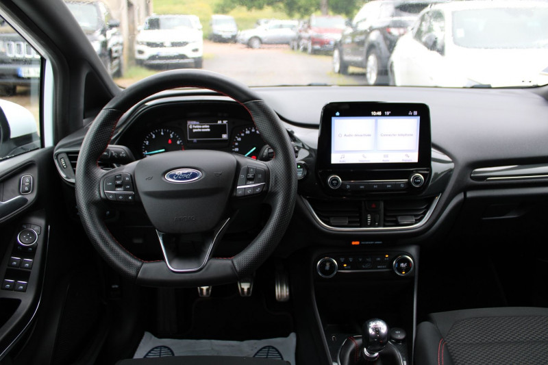 Photo 10 de l'offre de FORD FIESTA ST-LINE 125 CV ECOBOOST GPS CARPLAY AUDIO USB JA 17 RADAR BLUETOOTH RÃGULATEUR à 11990€ chez Bougel transactions