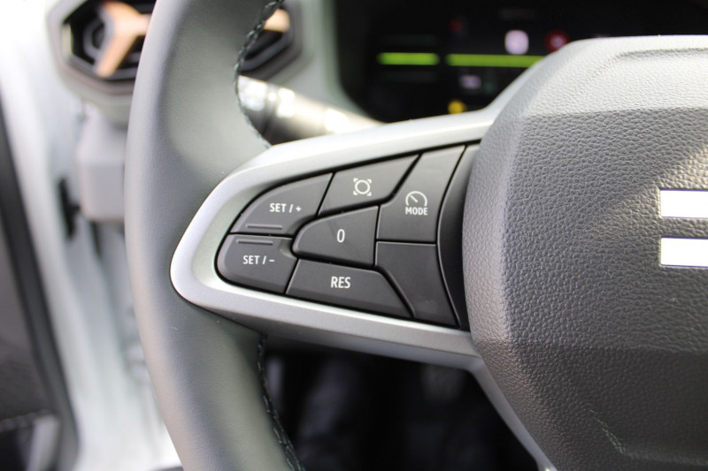 Photo 11 de l'offre de DACIA DUSTER VI MILD HYBRIDE EXTREME TCE 130 BOITE 6 CAMÃRA 360 FULL LEDS ANGLES MORTS CLIM AUTO à 25990€ chez Bougel transactions