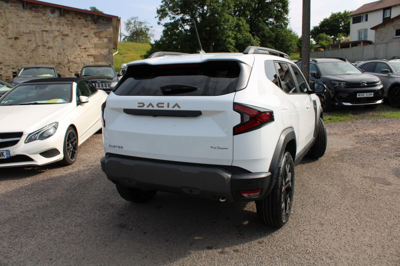 Photo 2 de l'offre de DACIA DUSTER VI MILD HYBRIDE EXTREME TCE 130 BOITE 6 CAMÃRA 360 FULL LEDS ANGLES MORTS CLIM AUTO à 25990€ chez Bougel transactions