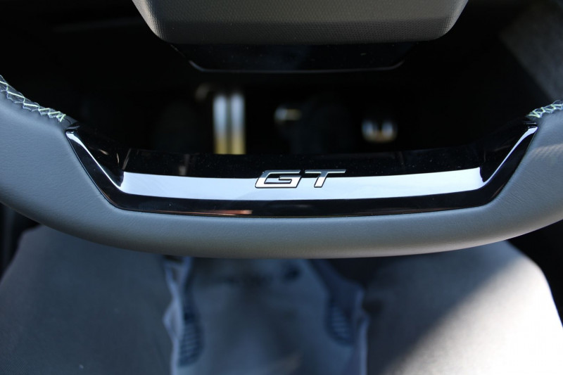 Photo 17 de l'offre de PEUGEOT 5008 PHASE 5 GT 145 CV HYBRIDE "7 PLACES" GPS 3D CAMÃRA USB JA 19 I-COKPIT BOITE AUTO DCS-6 à 36990€ chez Bougel transactions