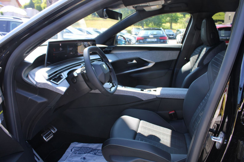 Photo 10 de l'offre de PEUGEOT 5008 PHASE 5 GT 145 CV HYBRIDE "7 PLACES" GPS 3D CAMÃRA USB JA 19 I-COKPIT BOITE AUTO DCS-6 à 36990€ chez Bougel transactions
