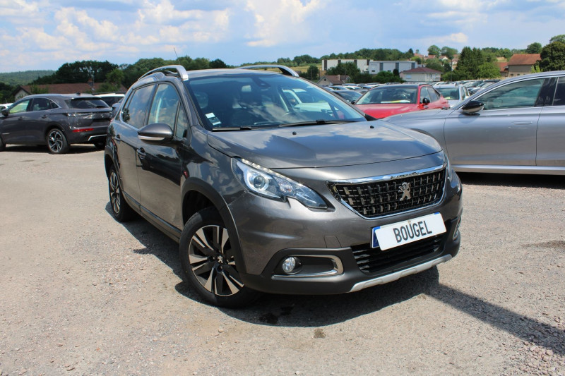 Peugeot 2008 II ALLURE 110 CV ESSENCE GPS 3D TOIT PANO USB JA 16 ATTELAGE RADAR BOITE AUTO EAT-6 Essence GRIS PLATINIUM Occasion à vendre