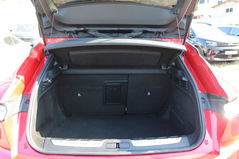 Photo 6 de l'offre de DS DS4 CROSSBACK  III PERFORMANCE LINE 1L5 BLUEHDI 130 CV EAT8 BOITE AUTO CAMÃRA 180 FULL LEDS  JA 19 à 27900€ chez Bougel transactions