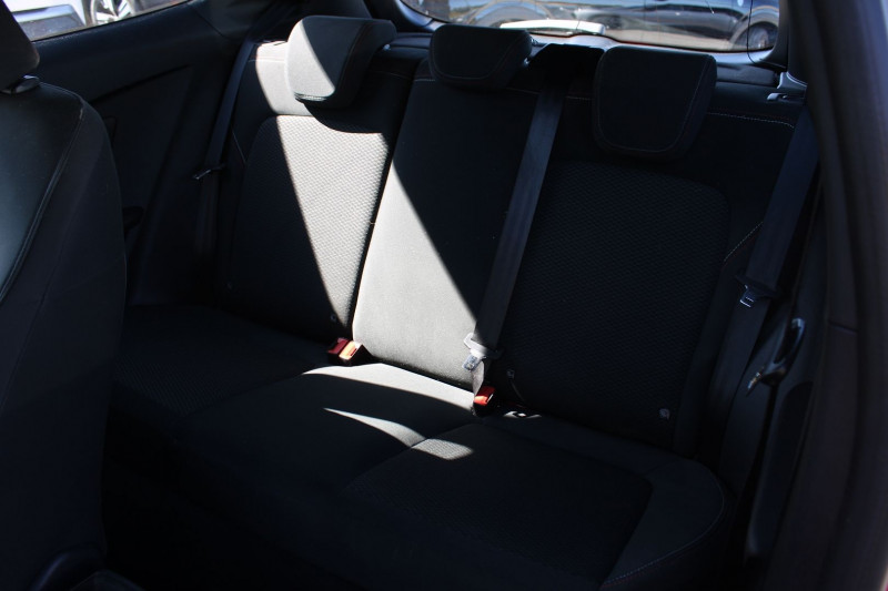 Photo 9 de l'offre de FORD FIESTA ST-LINE SPORT 140 CV ECOBOOST GPS 3D ANDOID USB JA 17 RADAR BLUETOOTH RÃGULATEUR à 12990€ chez Bougel transactions