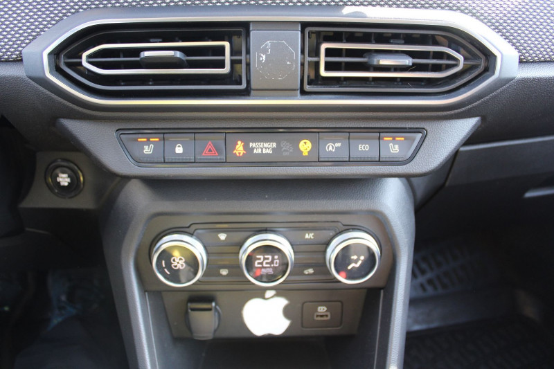 Photo 16 de l'offre de DACIA JOGGER TCE 100 CV ESS/GAZ EXTREME LIMITED EDITION CAMÃRA GRAND GPS 3D USB FULL LEDS BV6 à 16900€ chez Bougel transactions