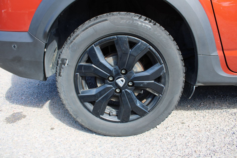 Photo 7 de l'offre de DACIA JOGGER TCE 100 CV ESS/GAZ EXTREME LIMITED EDITION CAMÃRA GRAND GPS 3D USB FULL LEDS BV6 à 16900€ chez Bougel transactions