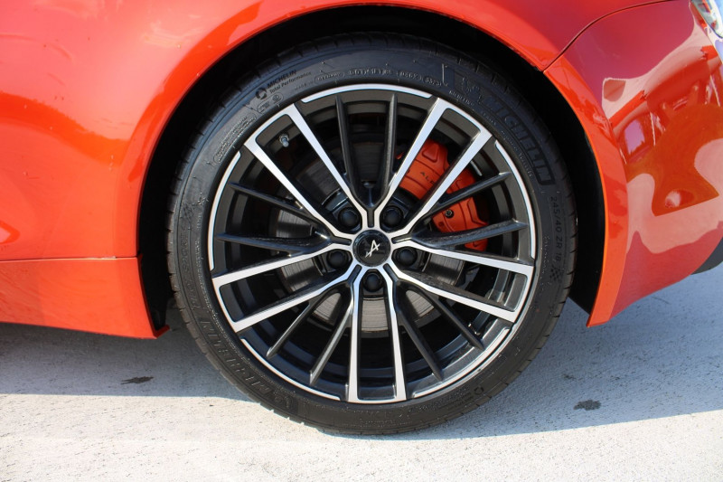 Photo 7 de l'offre de ALPINE A110 TURBO "S" 300 CV "PACK AERO" I-COKPIT RE TOIT CARBONE JA 18 BOITE AUTO+ PALETTES à 85000€ chez Bougel transactions