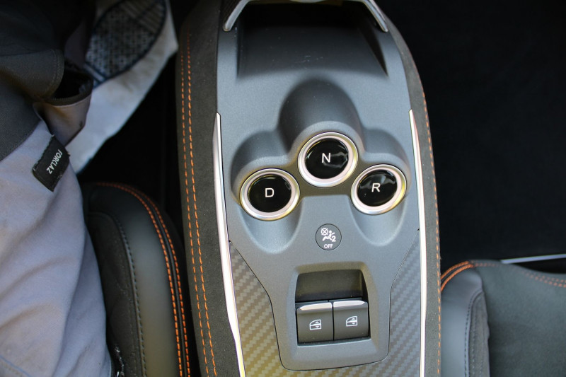 Photo 17 de l'offre de ALPINE A110 TURBO "S" 300 CV "PACK AERO" I-COKPIT RE TOIT CARBONE JA 18 BOITE AUTO+ PALETTES à 85000€ chez Bougel transactions