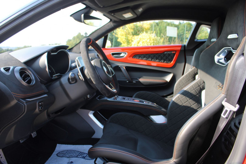 Photo 9 de l'offre de ALPINE A110 TURBO "S" 300 CV "PACK AERO" I-COKPIT RE TOIT CARBONE JA 18 BOITE AUTO+ PALETTES à 85000€ chez Bougel transactions