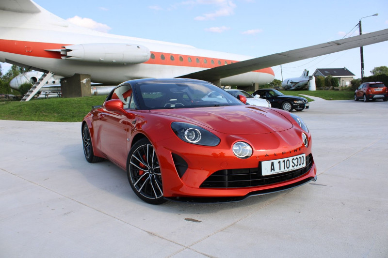 Photo 2 de l'offre de ALPINE A110 TURBO "S" 300 CV "PACK AERO" I-COKPIT RE TOIT CARBONE JA 18 BOITE AUTO+ PALETTES à 85000€ chez Bougel transactions