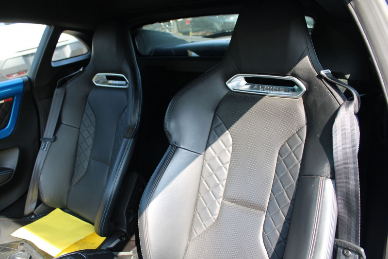 Photo 9 de l'offre de ALPINE A110 LEGENDE 1L8 TURBO 252 CV BOITE AUTO PALETTE FULL LEDS GPS 3D USB JANTES 18  ASR à 56900€ chez Bougel transactions