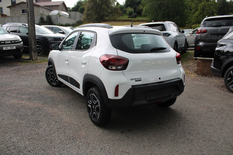 Photo 3 de l'offre de DACIA SPRING II ELECT. CONFORT PLUS CAMÃRA GPS USB CUIR LIMITEUR BLUETOOTH LEDS ACCOUDOIR  ABS à 10990€ chez Bougel transactions