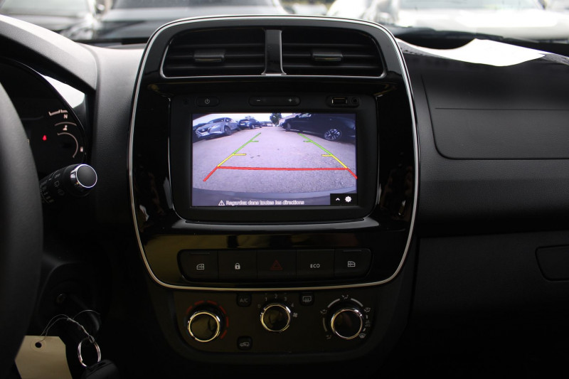 Photo 10 de l'offre de DACIA SPRING II ELECT. CONFORT PLUS CAMÃRA GPS USB CUIR LIMITEUR BLUETOOTH LEDS ACCOUDOIR  ABS à 10990€ chez Bougel transactions